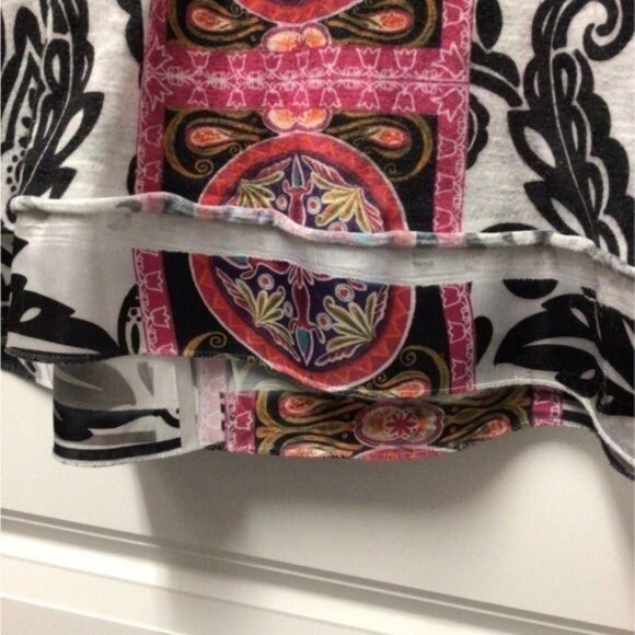 One World Women’s Short Sleeve Deep V Paisley Boho Top, White, size M - Picture 7 of 10